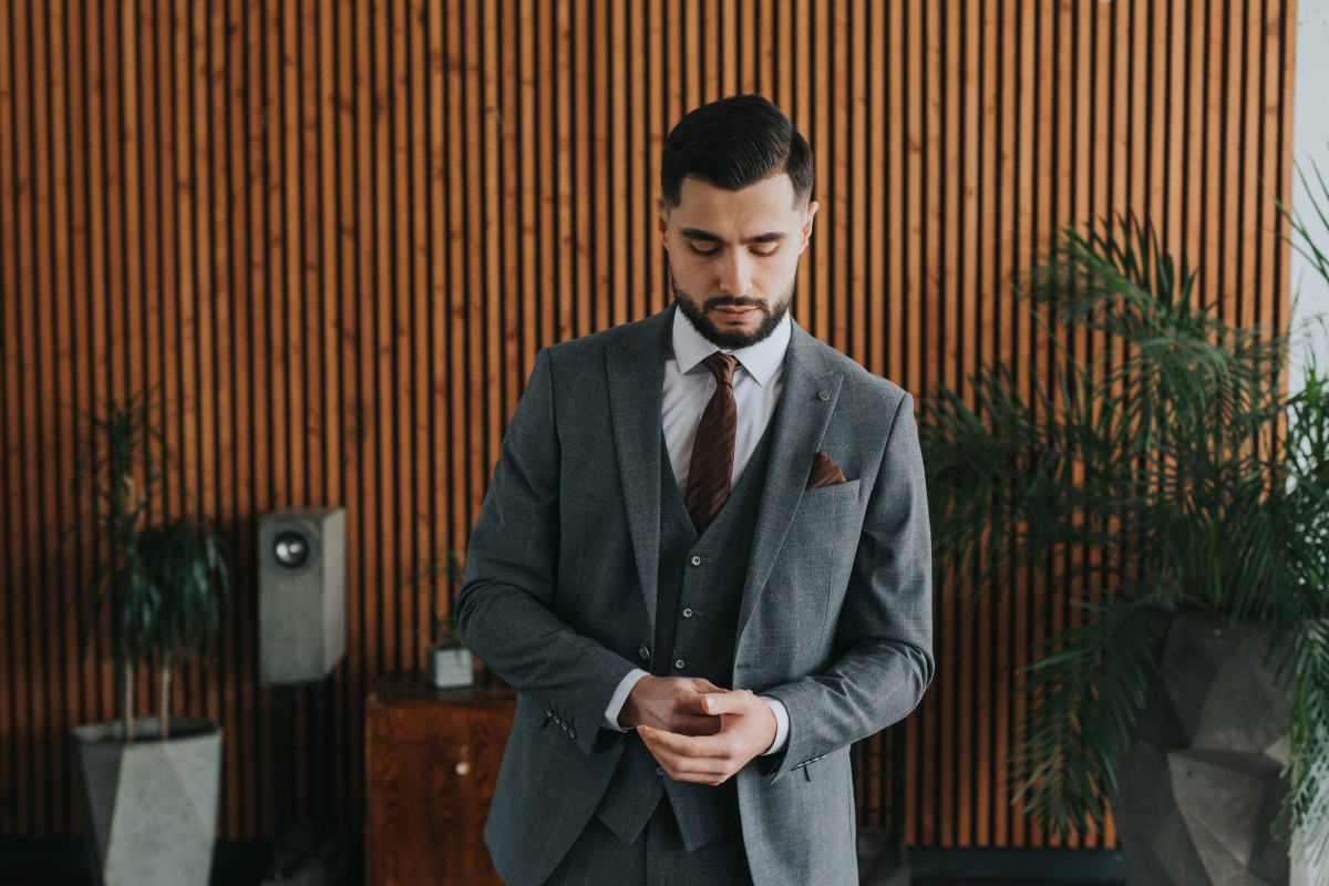 Серый цвет в мужском стиле. Главные особенности мужских костюмов в сером цвете