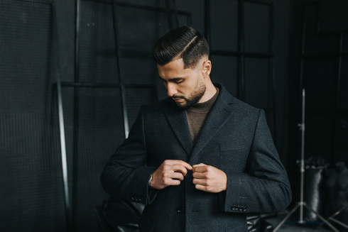 С чем носить мужское пальто: стильные сочетания