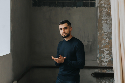 Мужской джемпер: образы на все случаи жизни