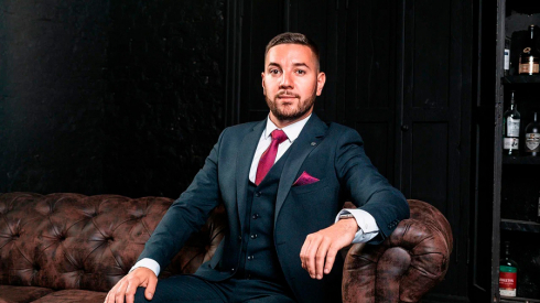 Как подобрать костюм на выпускной 2024 года и выглядеть благородно