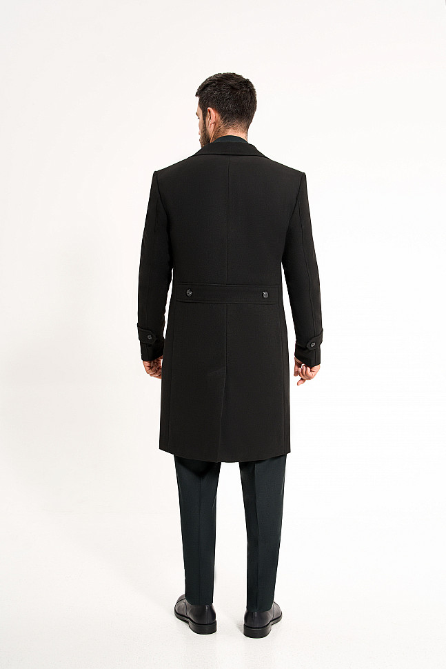 Черное пальто