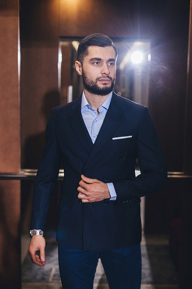 Мужской пиджак с джинсами