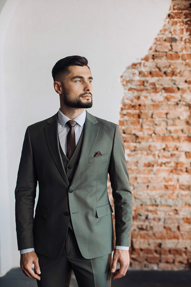 Зеленый костюм